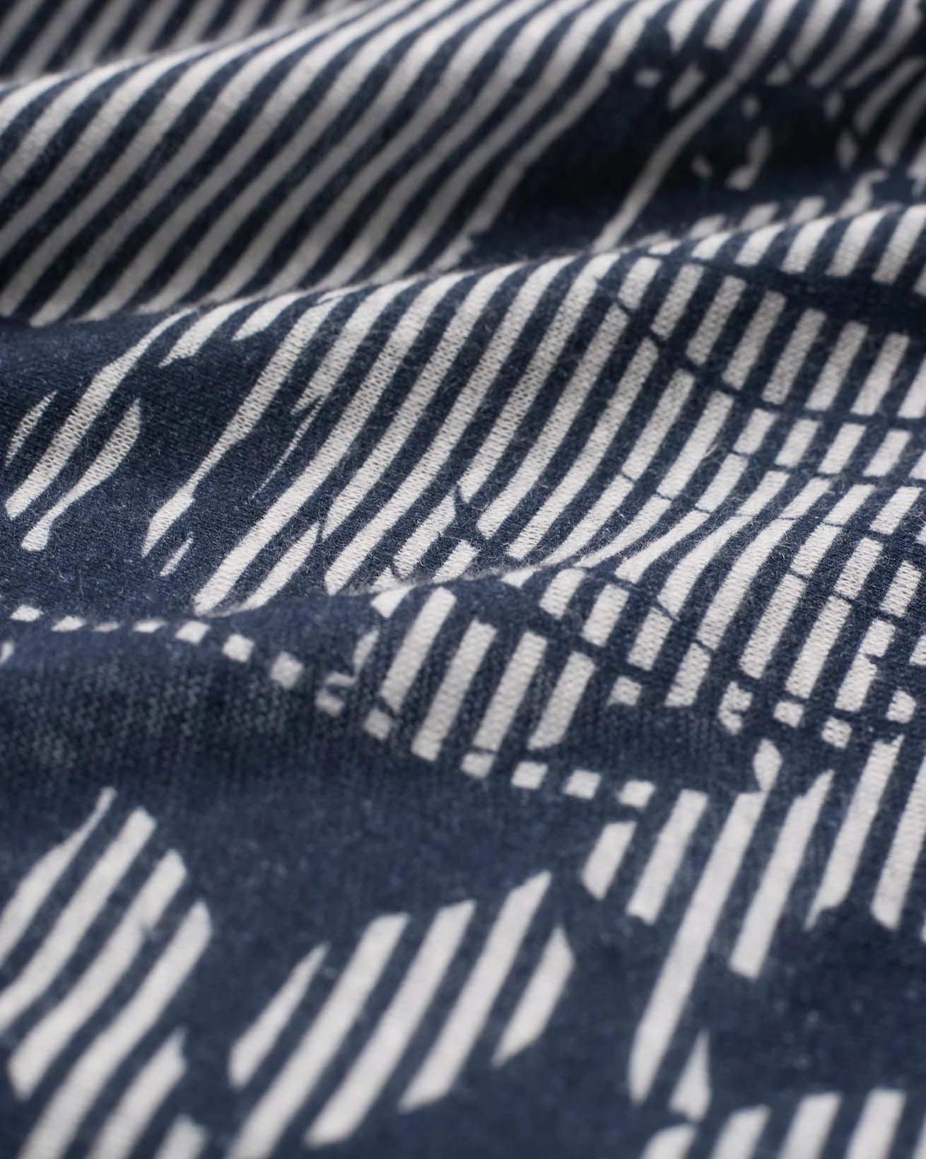 Linen Blend V Neck T Shirt 5 Linen Blend V Neck T Shirt - Image 5